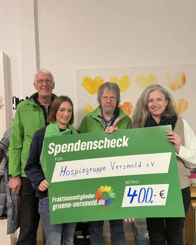 Grüne überreichen Spendenscheck an Hospizgruppe